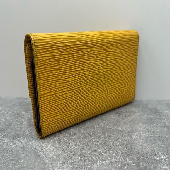 Louis Vuitton Yellow Epi Leather Sarah Trifold Wallet Snap Closure Luxury - Picture 4 of 16